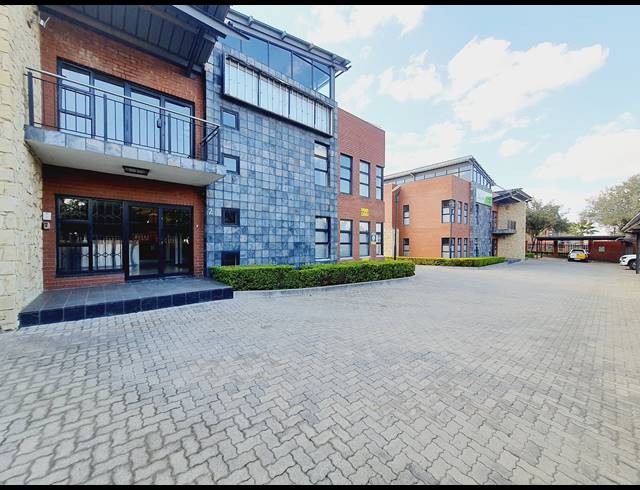 278M² OFFICE TO LET IN CARLSWALD